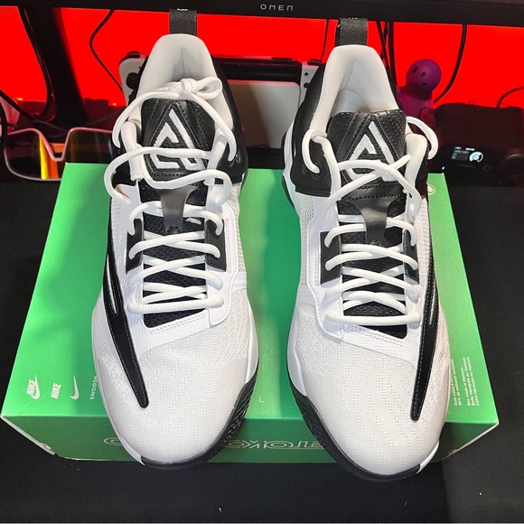 Giannis Immortality 3 - Men’s size 12 - Picture 3 of 5